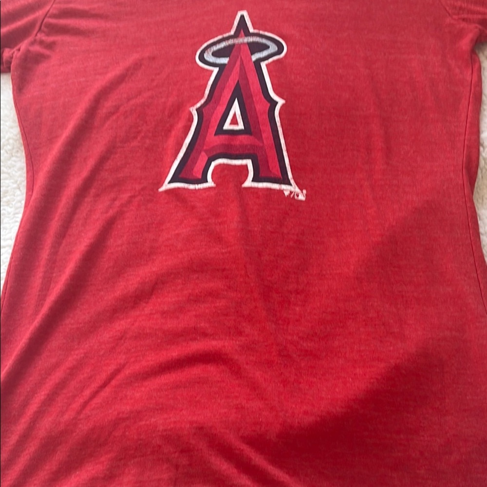 Fanatics Angles Red Graphic Tee - Picture 3 of 4